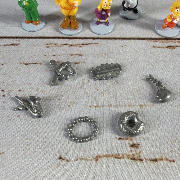 Clue The Simpsons Board Game Replacement Parts Weapons Figures Pawns – Used - Picture 4 of 4